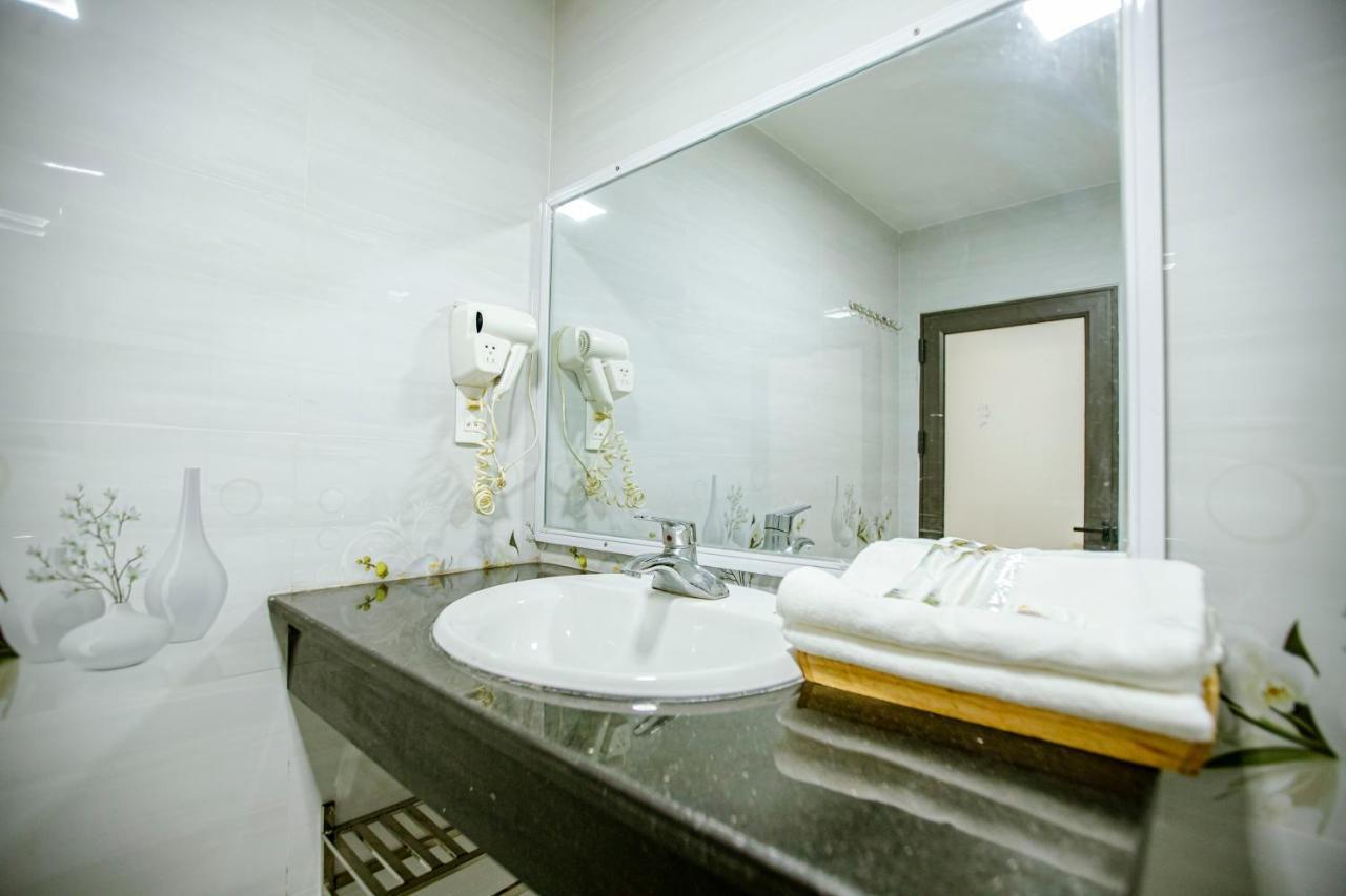 Quynh Trang Hotel Thuy Nguyen Buitenkant foto